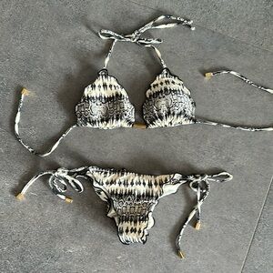 Bathing suit